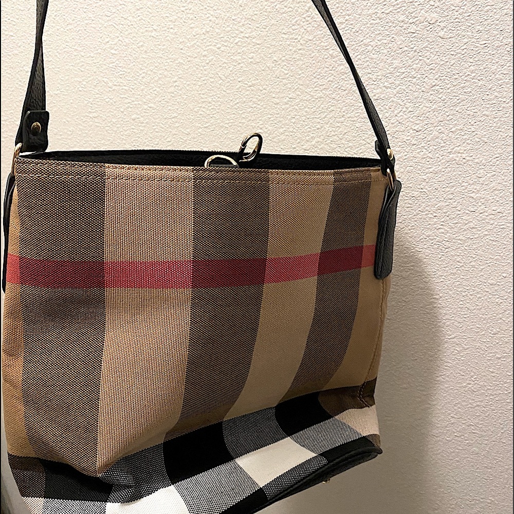 NWT Khaki Plaid Shoulder Bucket Bag
